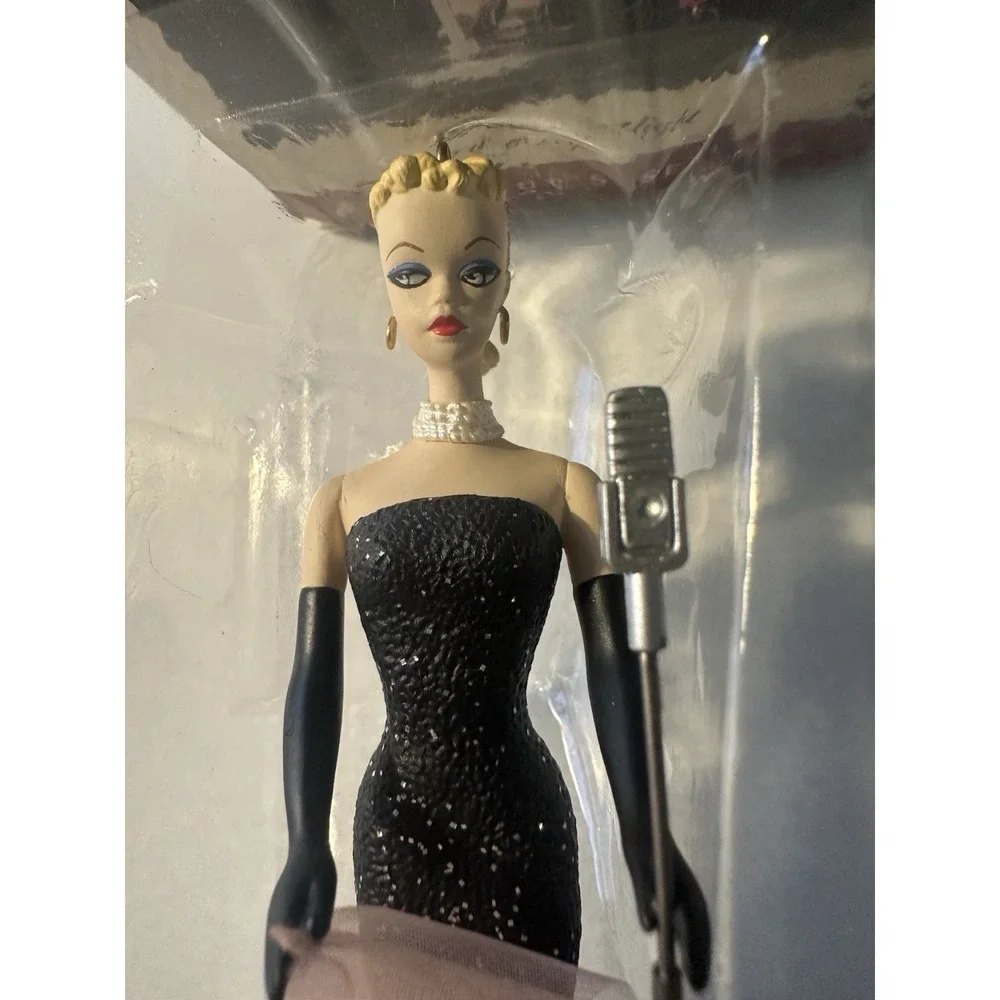 1995 Hallmark Keepsake Ornament Barbie Solo in the Spotlight #2 In‎ Series.